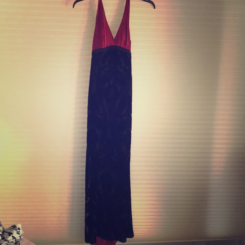 Gorgeous New with tags evening gown by Laundry